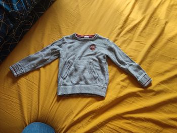 Pull gris marque tape a l'oeil en 5 ans