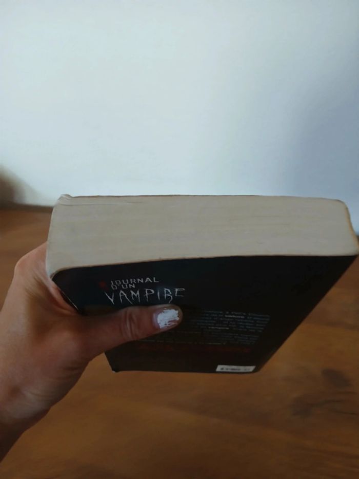 🍍 Livre Le journal d'un vampire - photo numéro 6