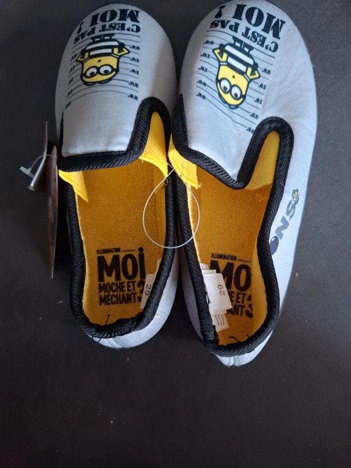 Chaussons neufs les Minions 29 - photo numéro 4