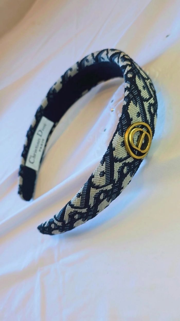 Un accessoire chic et intemporel pour sublimer vos coiffures - photo numéro 2