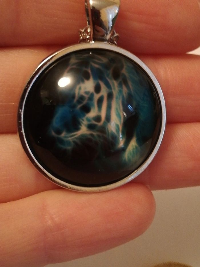Magnifique collier tigre holographique neuf - photo numéro 2