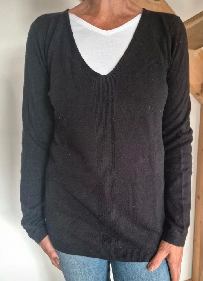 Pull noir - photo numéro 2