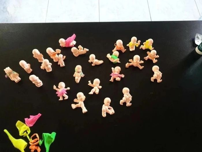 Lot de 24 babies