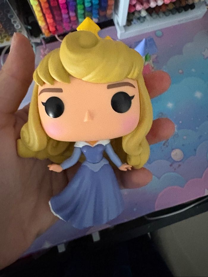 Funko pop aurore avec son château - photo numéro 7