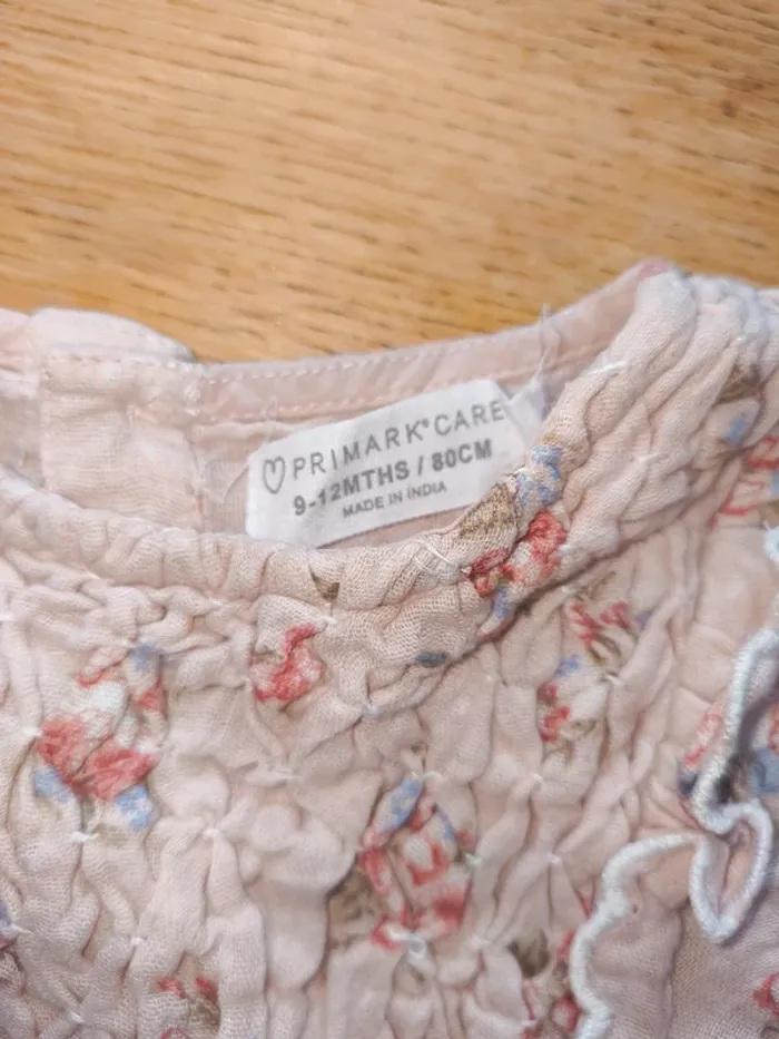 Robe fleurie fille 9 12 mois excellent état Primark rose - photo numéro 4