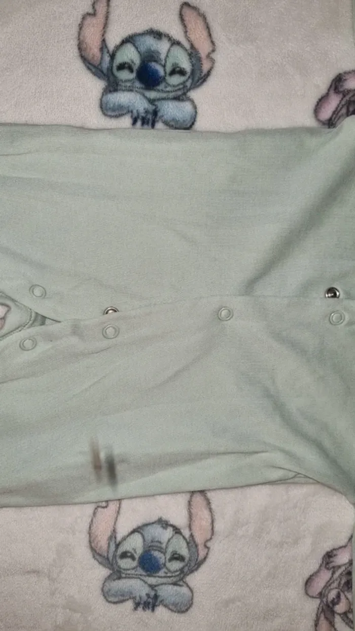 Pyjama 0/3 mois en très bon état - photo numéro 4