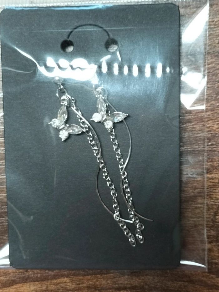 Boucle d'oreille papillon