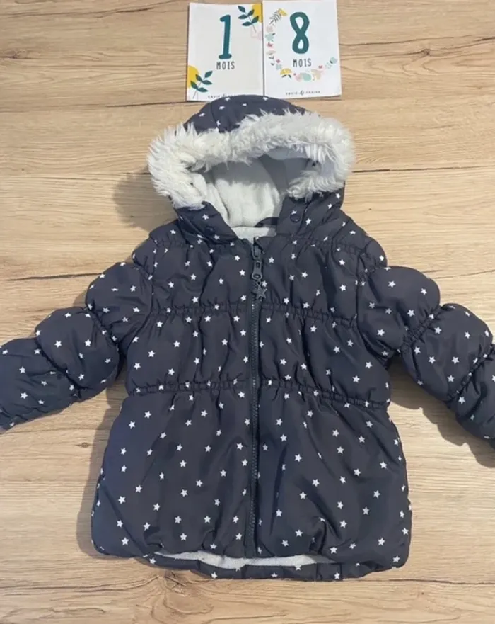 doudoune mes petits cailloux 18 mois motif étoiles en très bon état