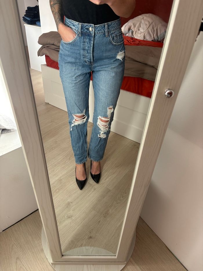 Jean troué stradivarius