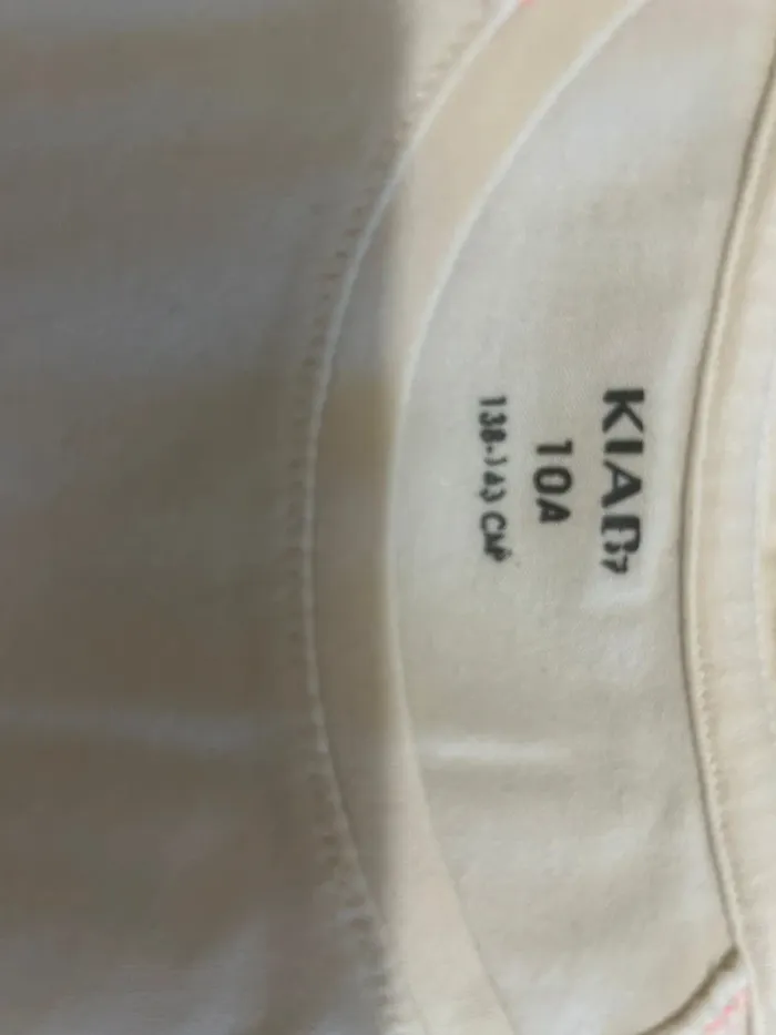 Tee-shirt kiabi 10 ans TBE - photo numéro 2