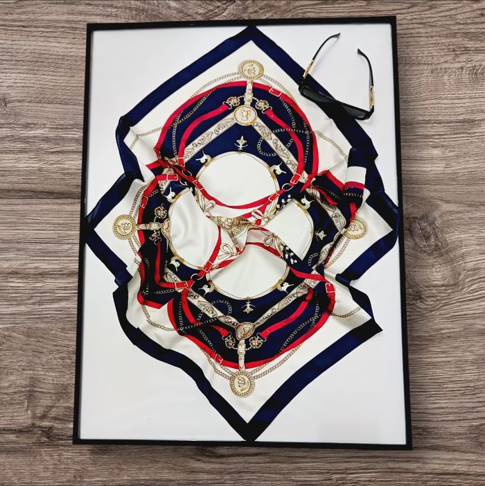 Foulard 70x70 - photo numéro 2