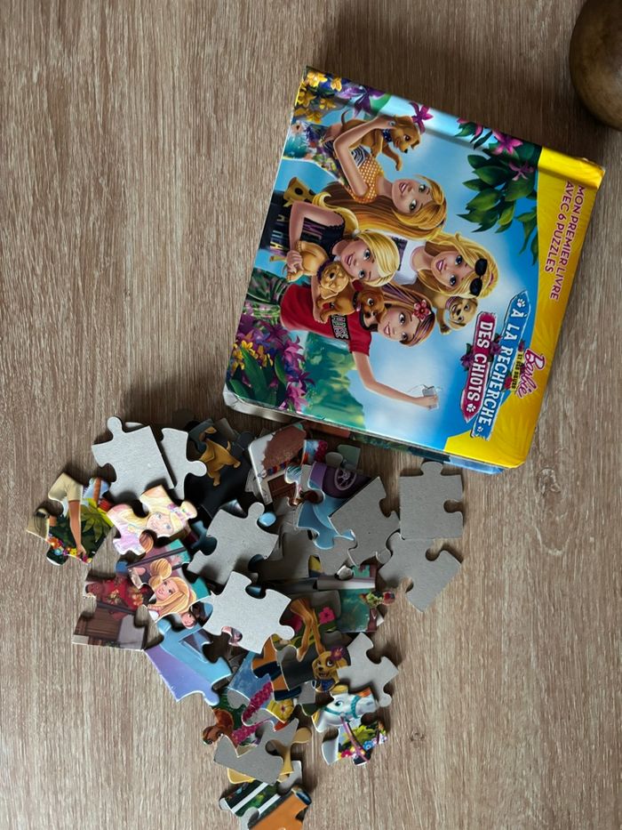 Livre puzzle Barbie et ses sœurs à la recherche des chiots - photo numéro 4