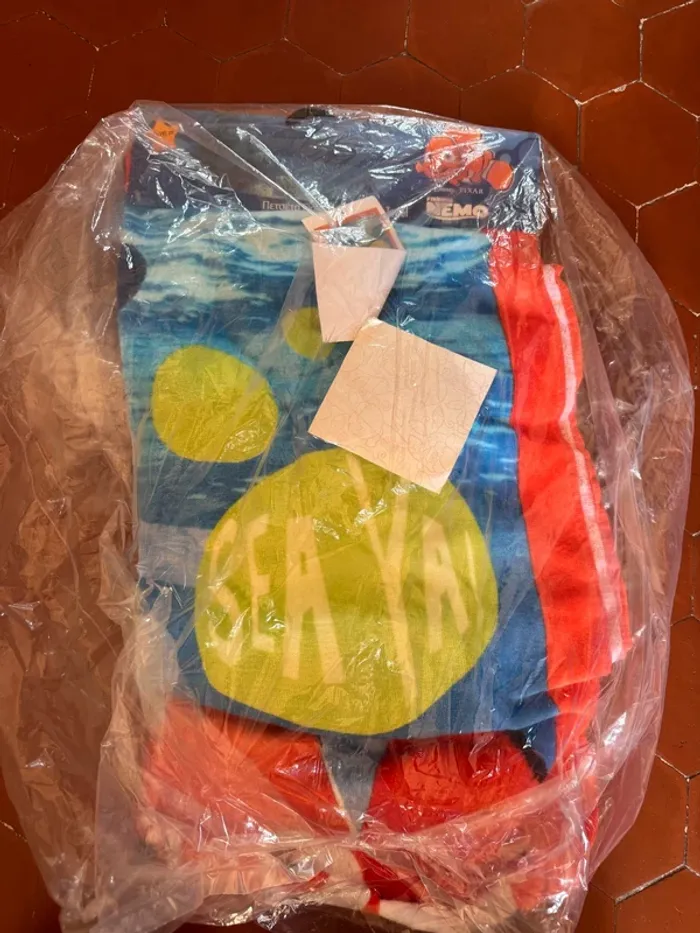 serviette de plage Nemo Disney 70*140 cm, neuve - photo numéro 2