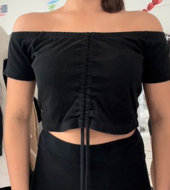 Top épaule dénudée