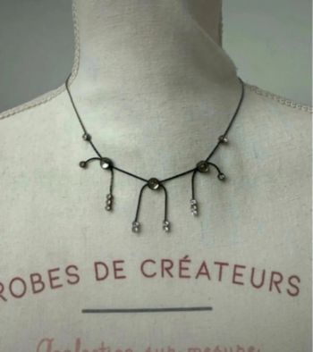 Collier femme fantaisie argenté avec strass