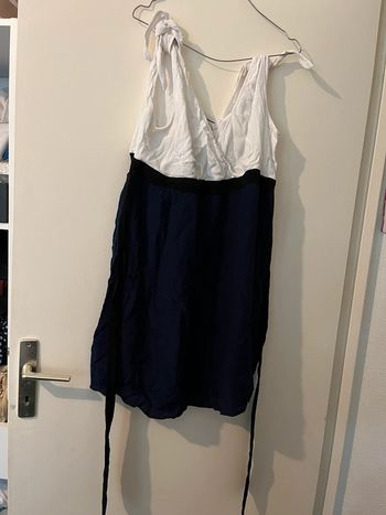 Jolie robe naf Naf blanche et bleue nuit