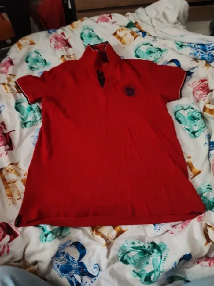 Polo rouge manches courtes taille M