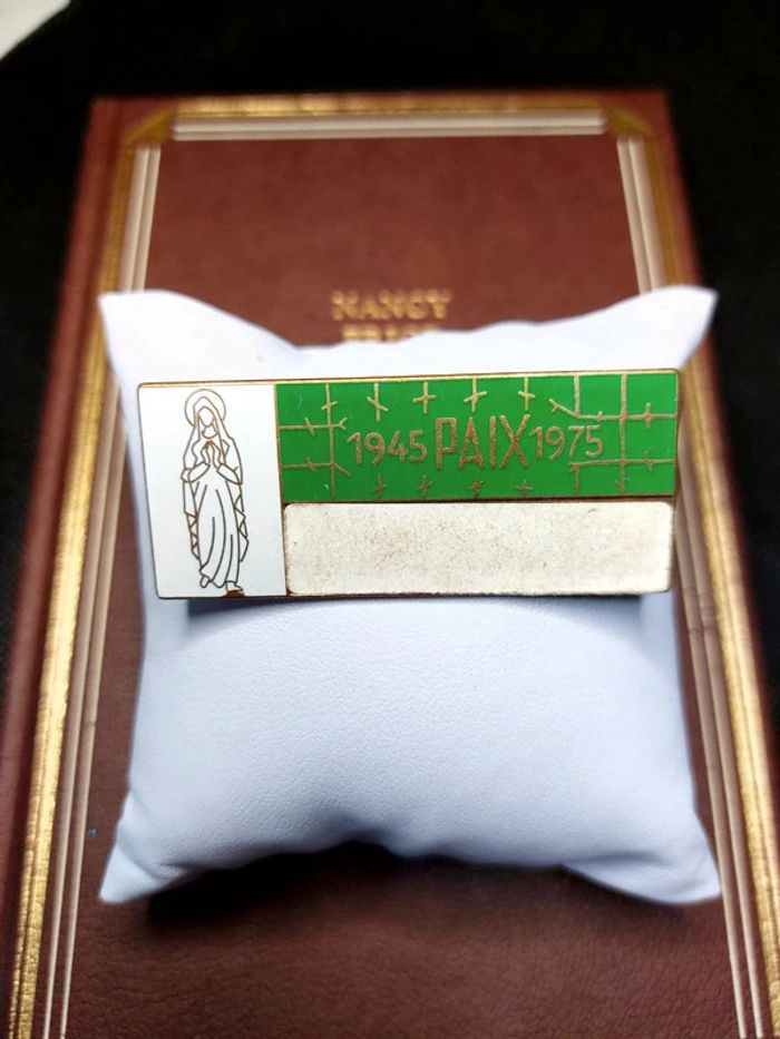 Magnifique broche religieuse ancienne - photo numéro 3