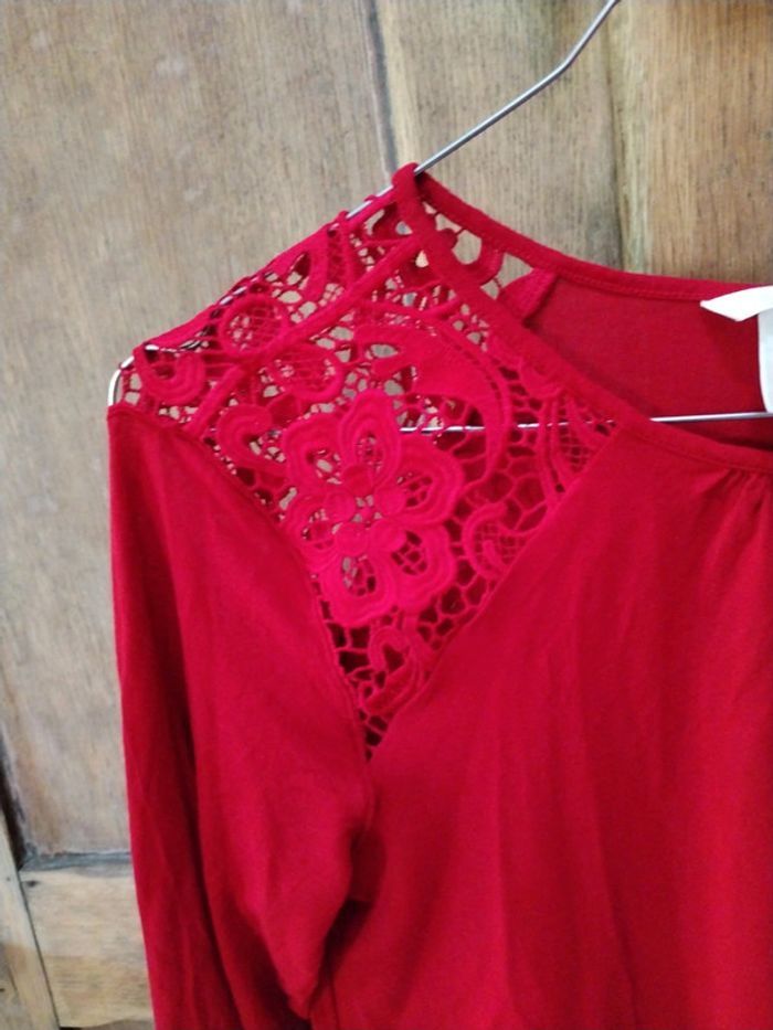 Haut rouge manches longues - photo numéro 3