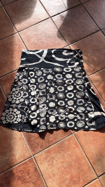 Desigual jupe noir et blanc