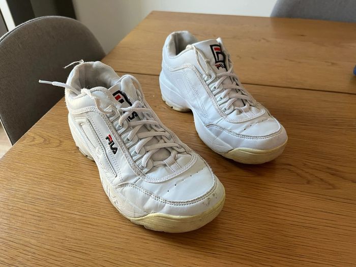 Basket Fila taille 38 couleur blanc état satisfaisant