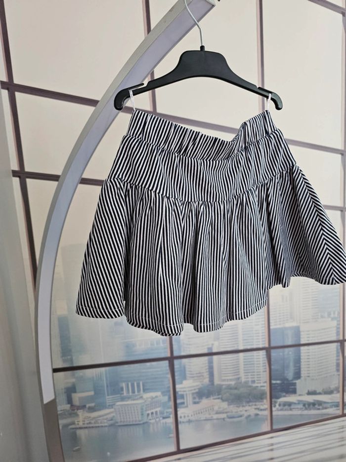 Jupe à rayures C&A taille 5 ans - photo numéro 3