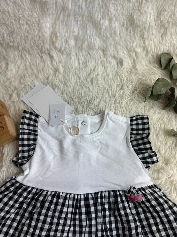 Robe Vichy blanche et noire Chicco taille 9 mois - photo numéro 2