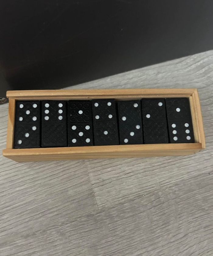 domino en bois neuf