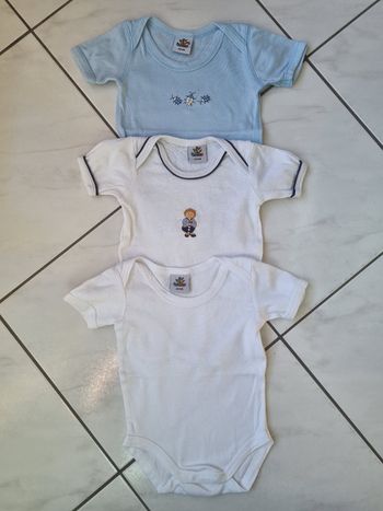Lot de bodies 6 mois