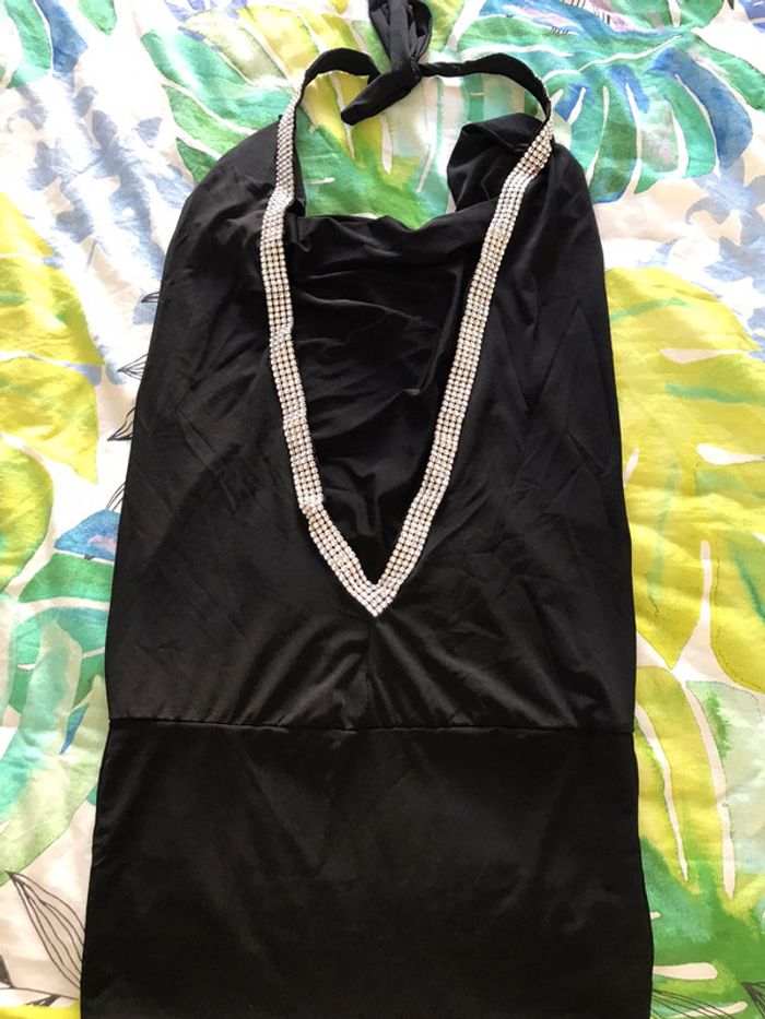 Robe dos nu - photo numéro 2
