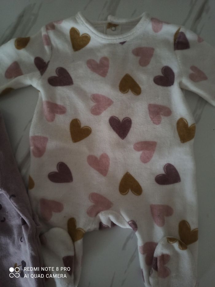 Lot 2 pyjamas 1mois - photo numéro 3