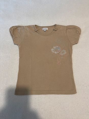 T-shirt beige avec fleurs - Alphabet création - 8 ans