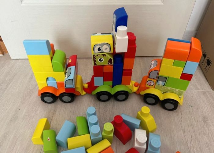Lot legos mega bloks - photo numéro 2