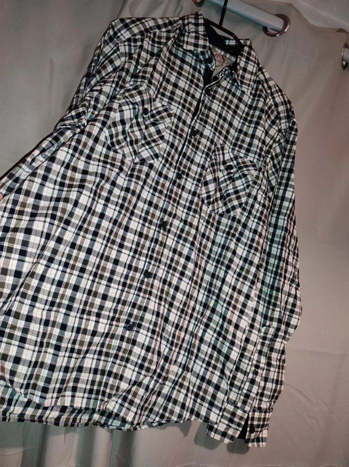 Chemise a carreaux - photo numéro 3