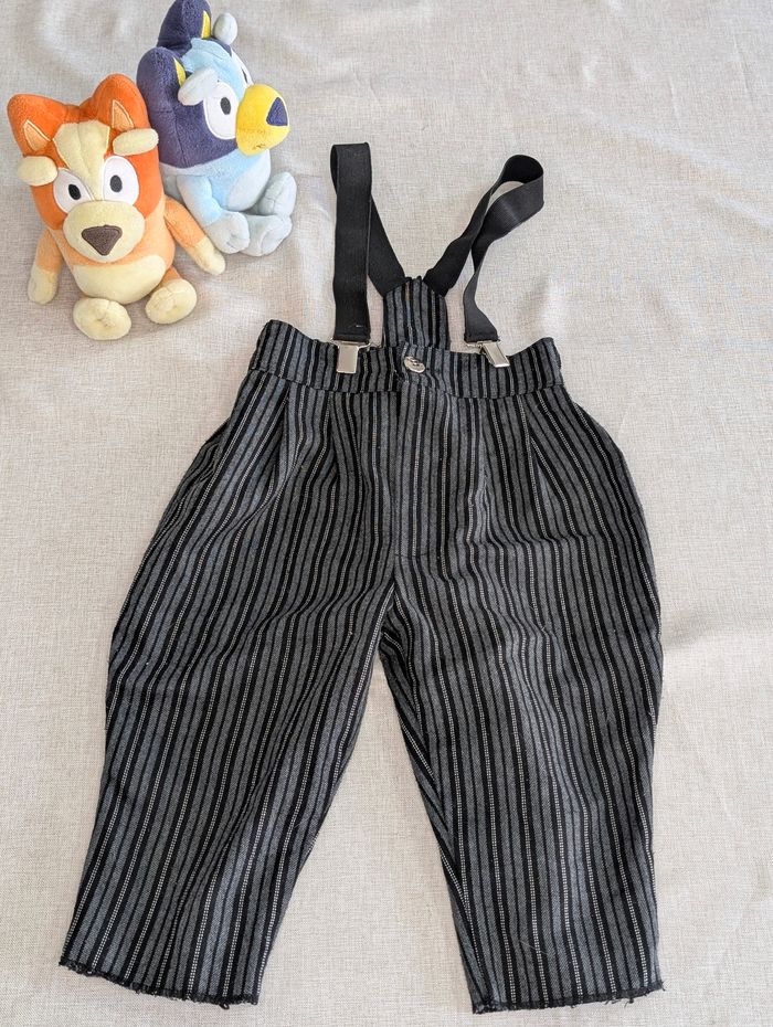 Pantalon  à  bretelles