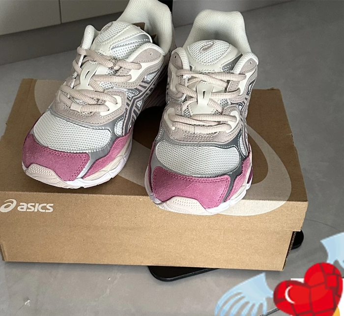 Baskets ASICS GEL NYC taille 40.5 - photo numéro 2
