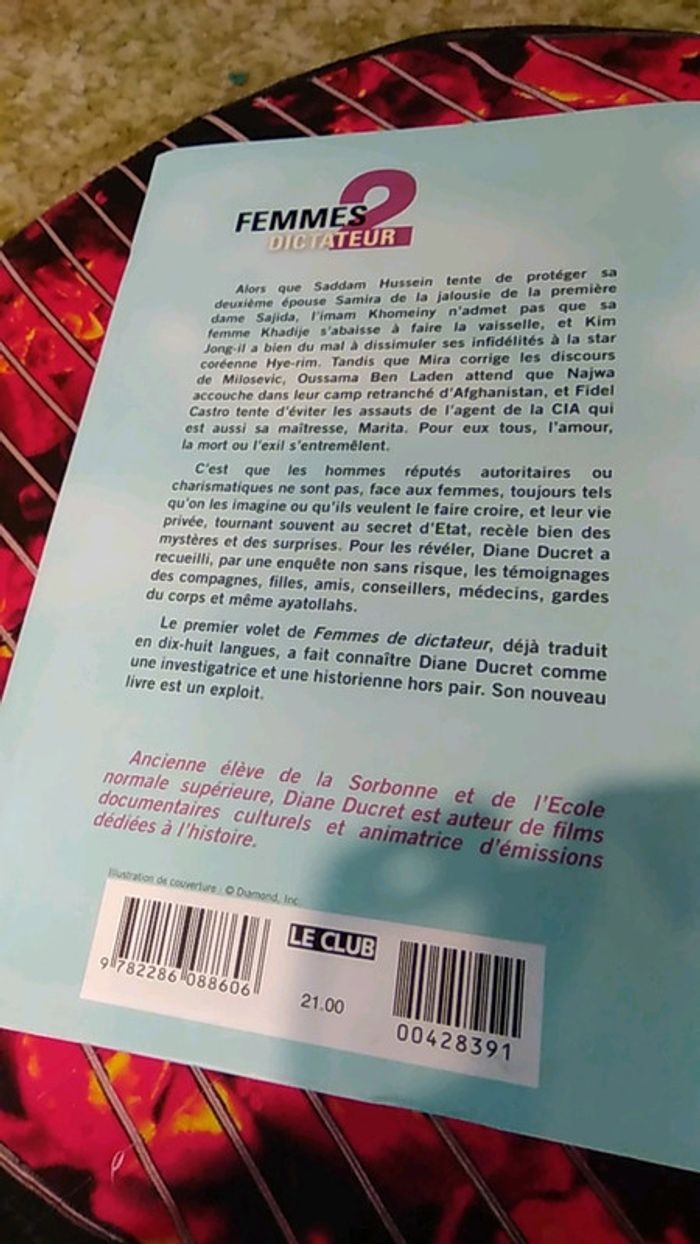 Livre Femmes de dictateur 2 - photo numéro 2