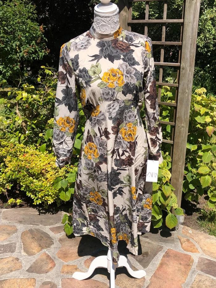 Robe Zara neuve taille S - photo numéro 4