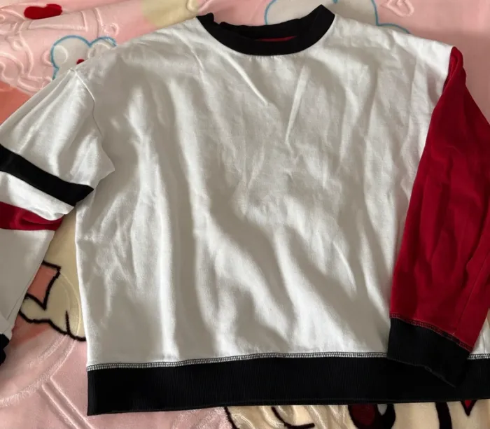 Pull rouge et blanc