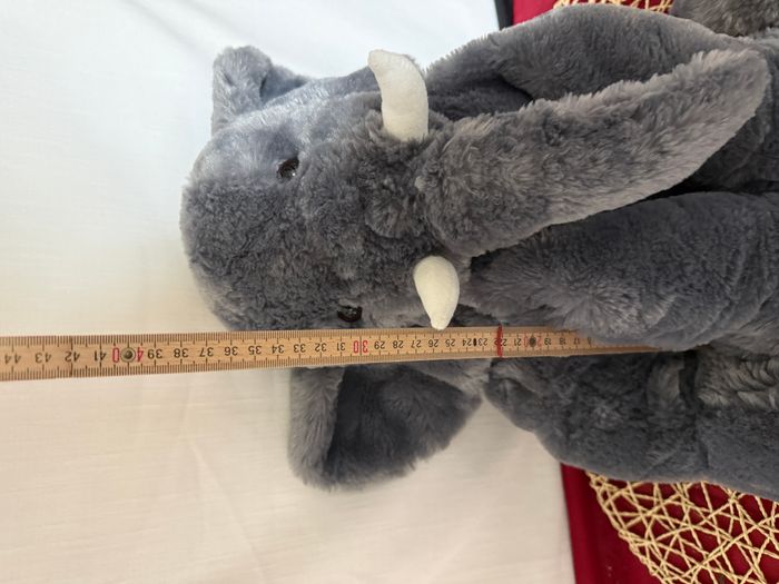 Grand éléphant en peluche, gris et blanc, marque inconnue - photo numéro 2