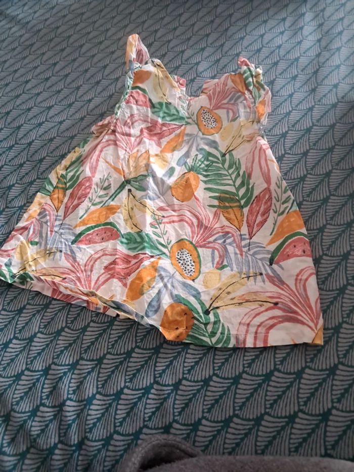 Petit haut de la marque Primark 24 36 mois