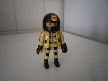 HOMME PLAYMOBIL