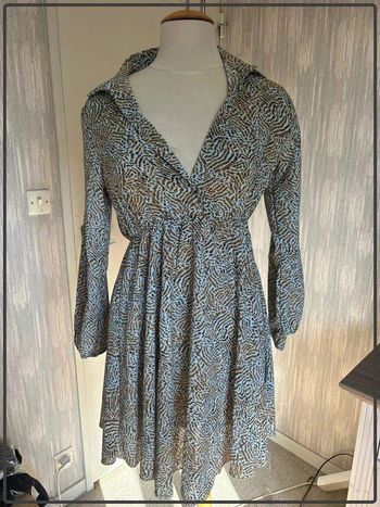 Jolie robe avec col taille 36/38 marque Lille rose *