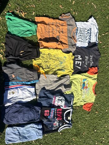 Lot de 17 vêtements en 6 ans