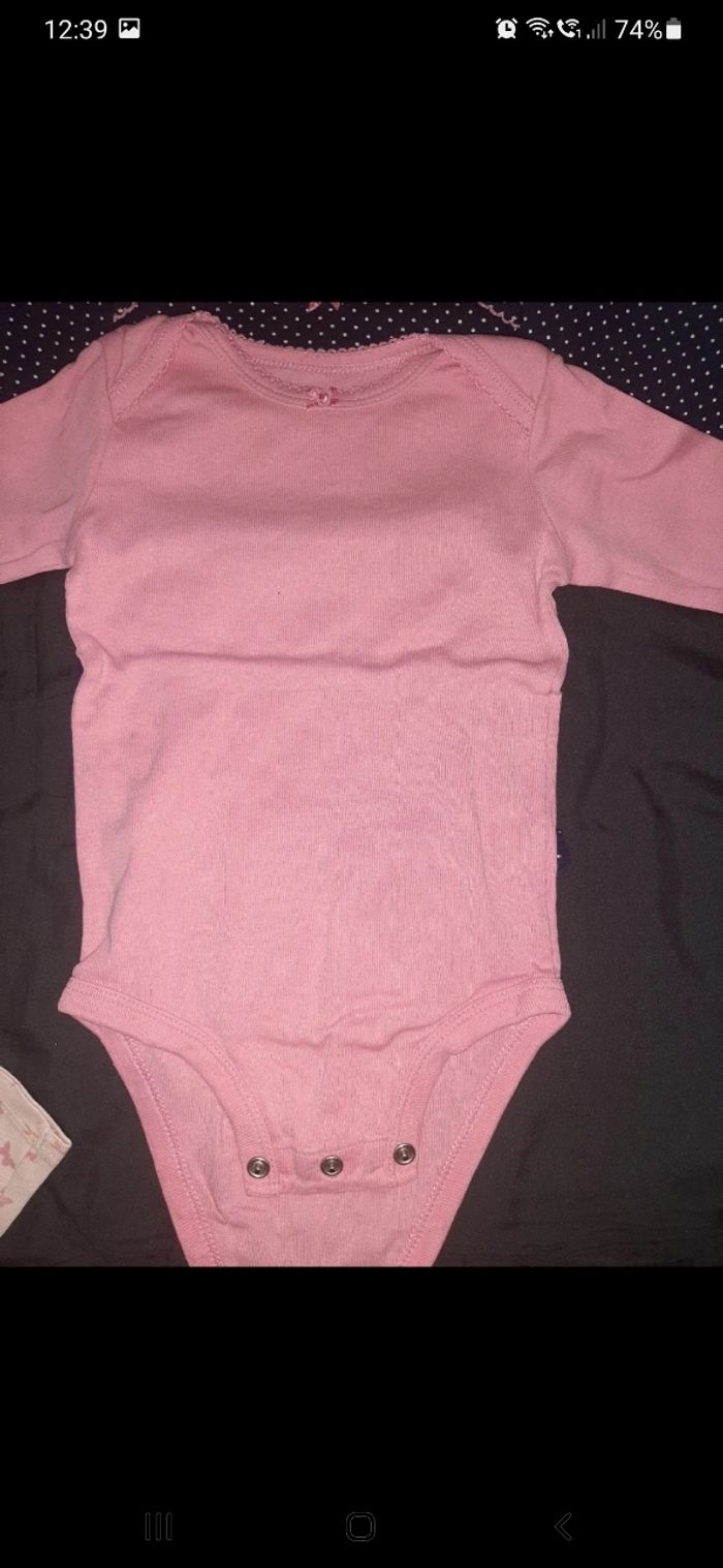 Lot 5 bodies fille 6 mois (c3) - photo numéro 4