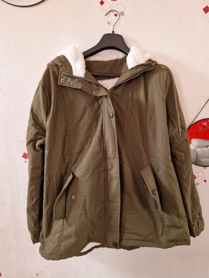🤗 Magnifique manteau femme kaki T.XL neuf