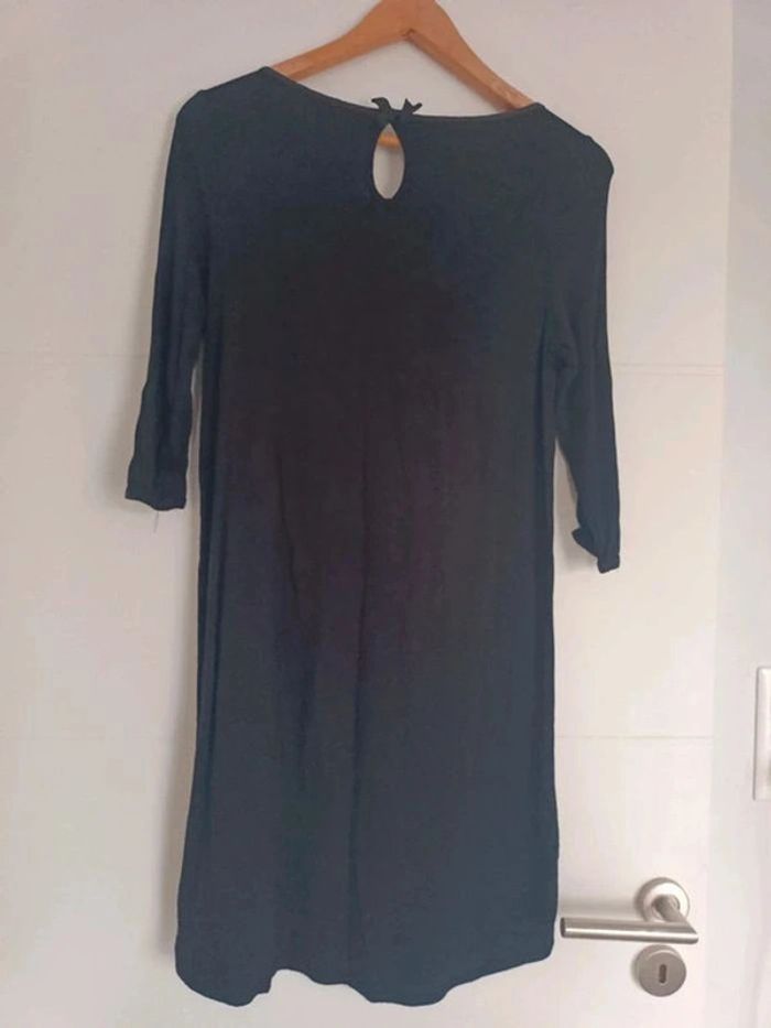 Robe noire Kiabi 38 - photo numéro 2