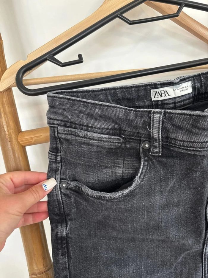 Jean noir à trous Zara taille 38 - photo numéro 3