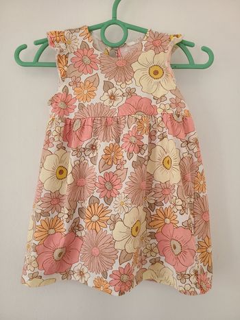 Jolie robe H&M à fleurs style rétro 