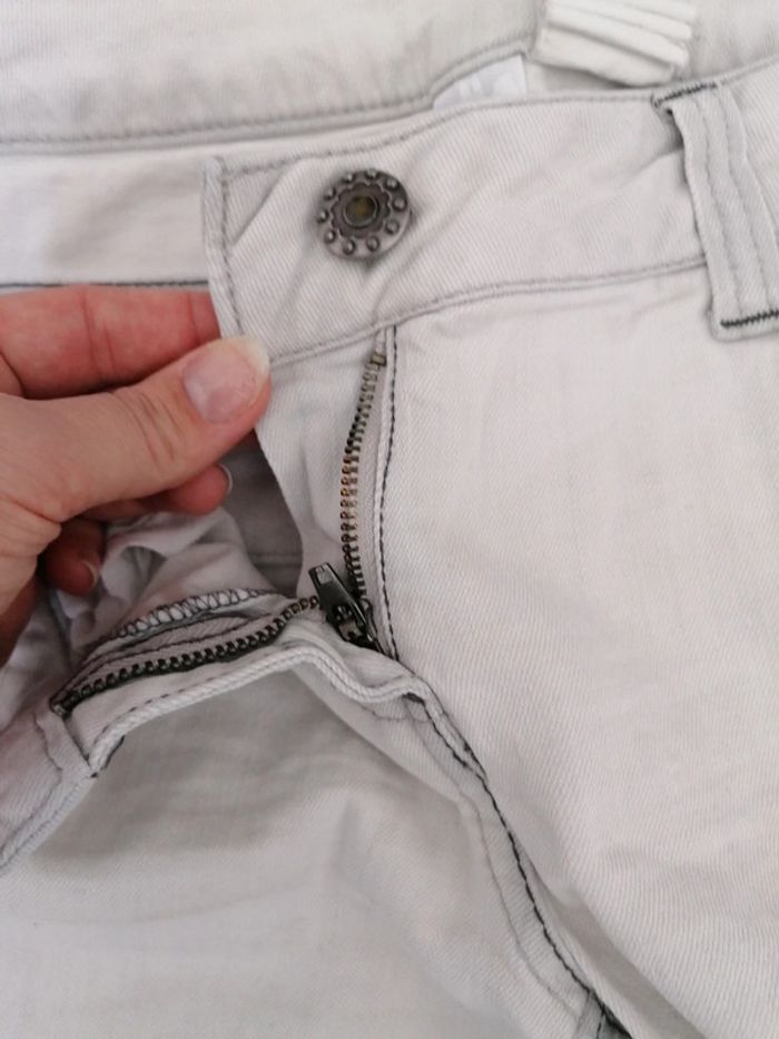 Short en jean camaïeu taille 40.. - photo numéro 12